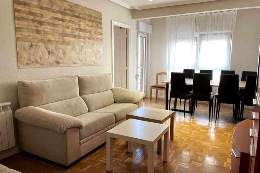 לאון Oak Flat - 4 Habitaciones, 2 Banos, Terrazas- מראה חיצוני תמונה